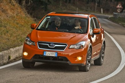 2013_subaru_xv_actf34_fd_1208114_717.jpg