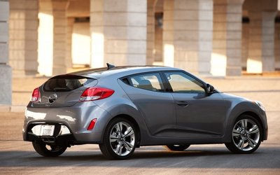 2012-Hyundai-Veloster-rear-three-quarter-623x389.jpg