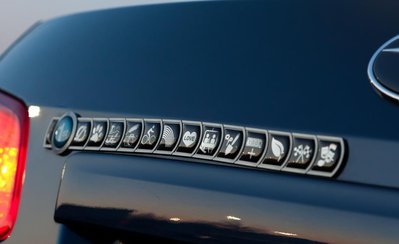 2010-subaru-legacy-36r-limited-badge-of-ownership-photo-401745-s-1280x782.jpg