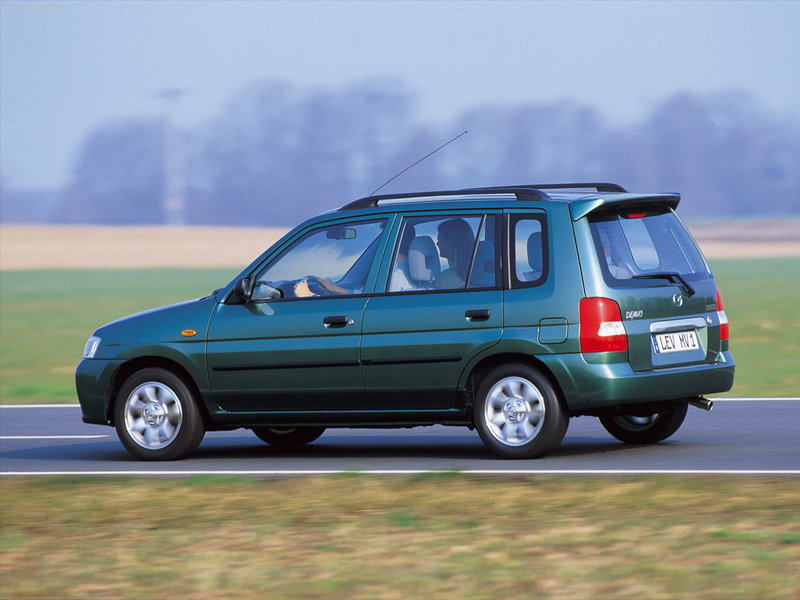 Mazda-Demio_1.jpg