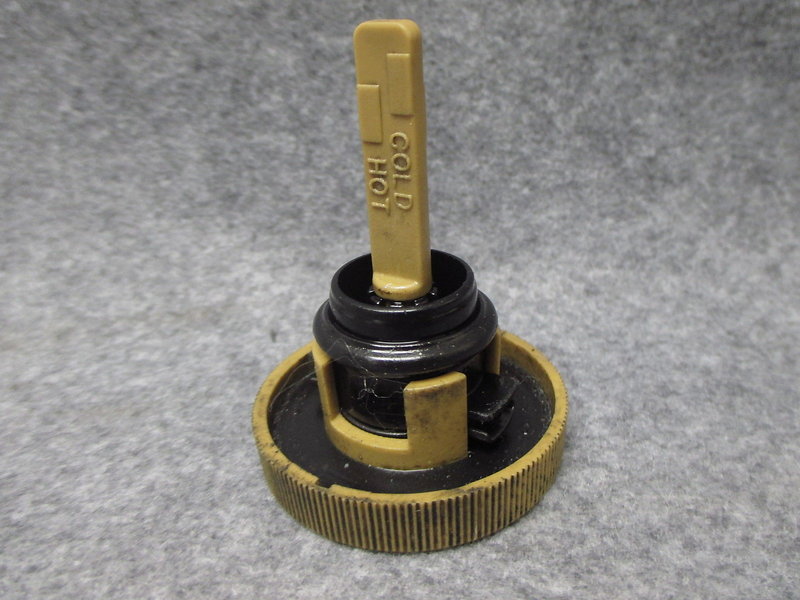 Hydr-pump-cap-1.JPG