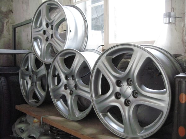 felgen-16-zoll-subaru-legacy-original-alu.jpg