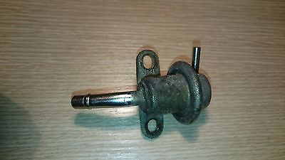 Fuel-Pressure-Regulator-DENSO-195300-3270-Subaru-Forester.jpg