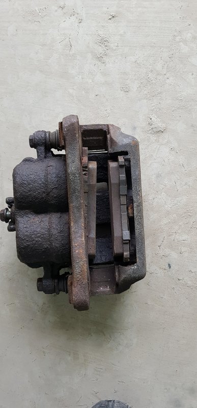 front_brake_r_01.jpg