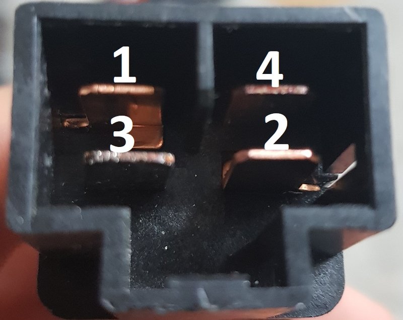 StopLightContact.jpg