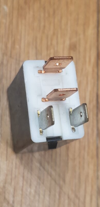 Relay Denso 156700-1020 2 .jpg