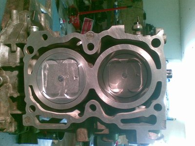 Engine block with pistons-Dani.JPG
