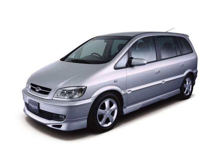 Subaru-Traviq_2003_01.jpg