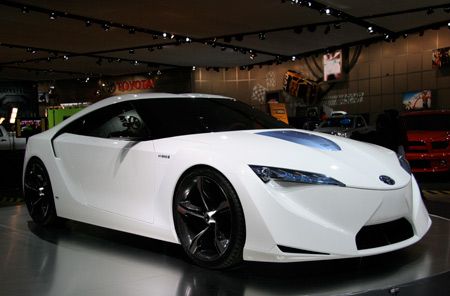 toyota-ft-hs_naias---17_opt.jpg